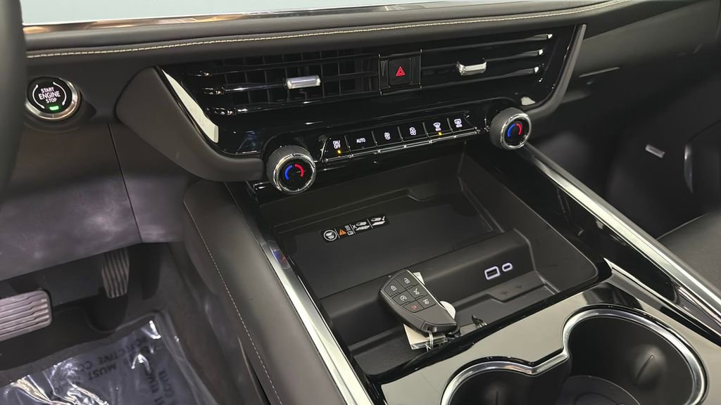 Certified 2025 Chevrolet Suburban Premier image 18