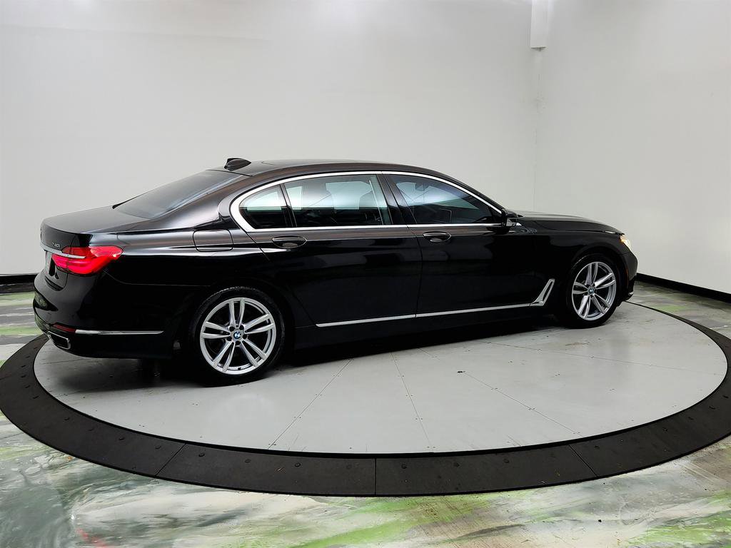 Used 2017 BMW 740i RWD image 5