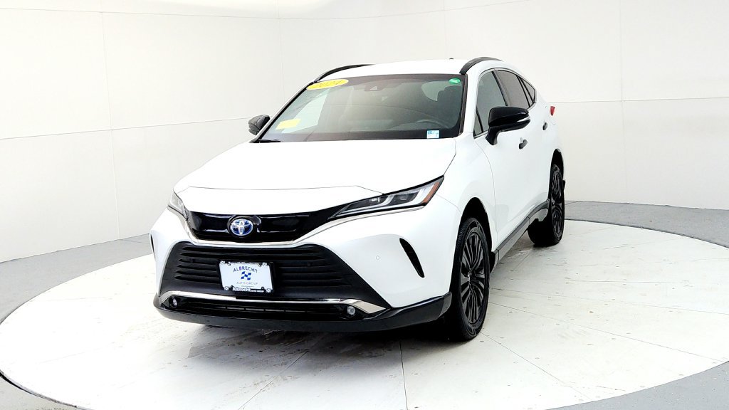 Used 2024 Toyota Venza Nightshade AWD/4WD image 2