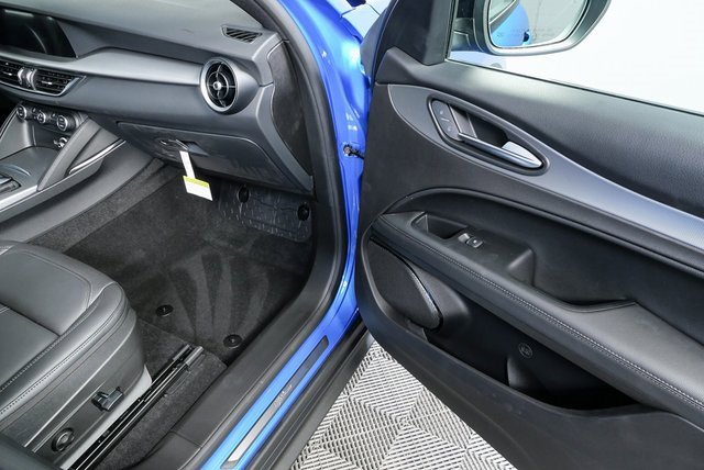 New 2025 Alfa Romeo Stelvio Sprint w/ Convenience Package image 23