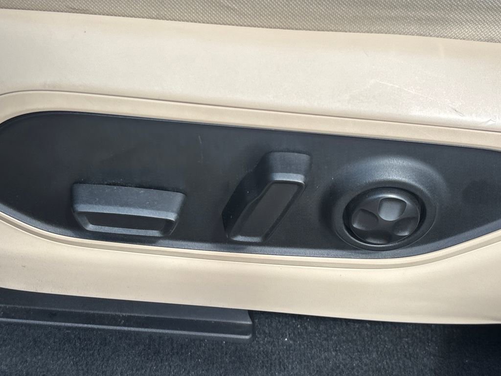 Used 2024 Jeep Grand Cherokee Limited w/ Luxury Tech Group II image 8