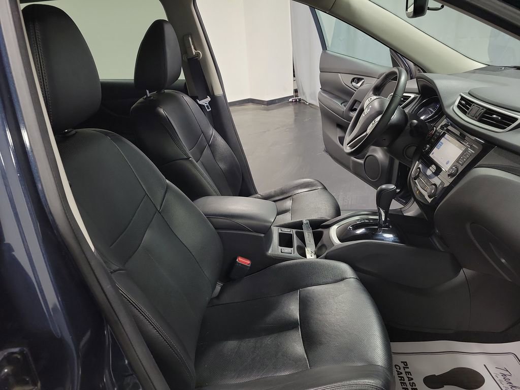 Used 2016 Nissan Rogue SL image 22