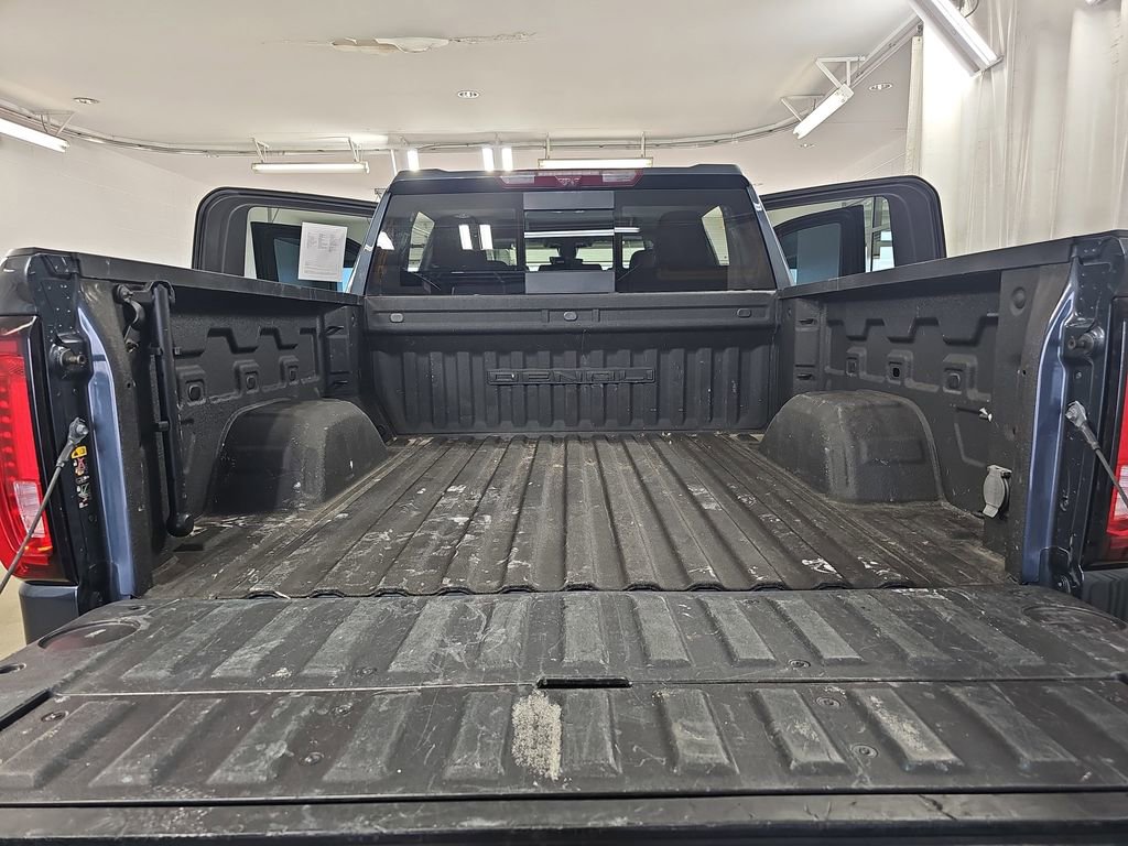 Used 2022 GMC Sierra 1500 Denali w/ Denali Reserve Package AWD/4WD image 15