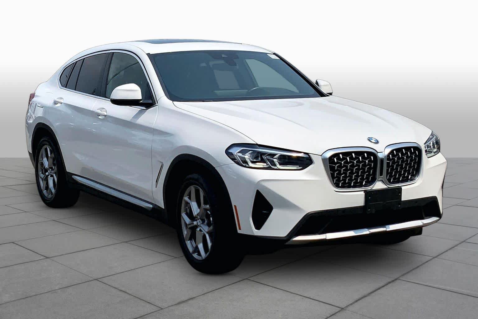 Used 2022 BMW X4 xDrive30i w/ Convenience Package AWD/4WD image 3