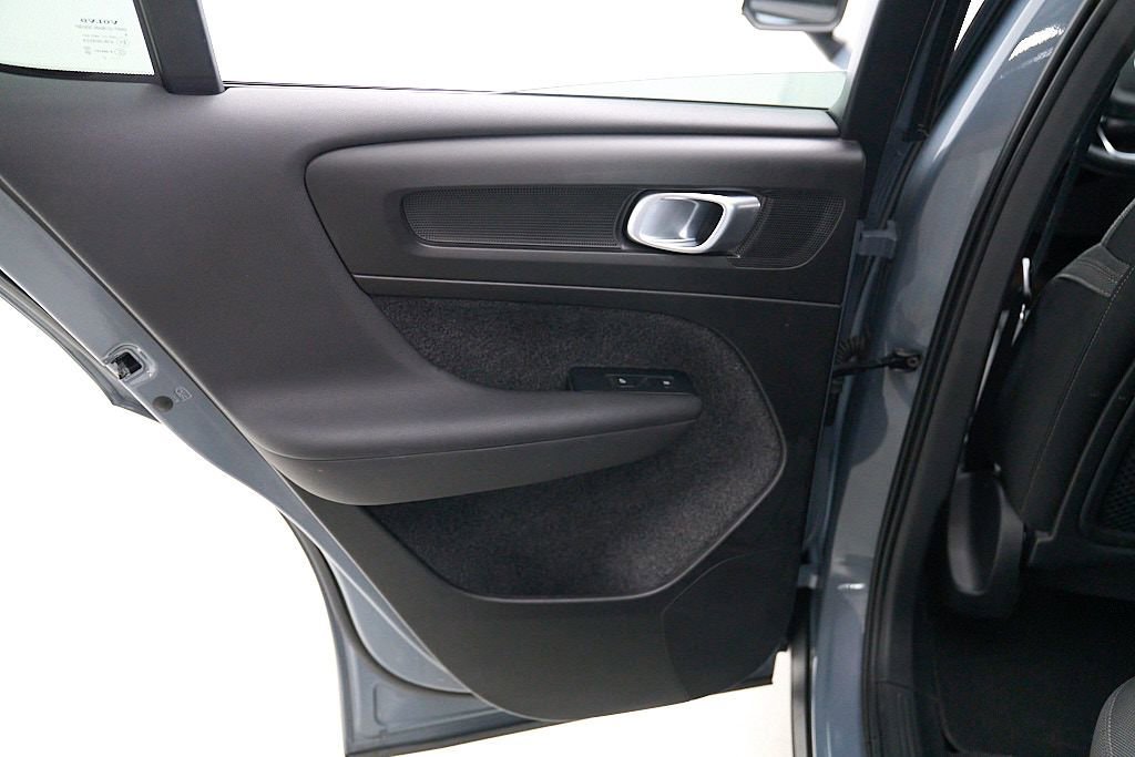 Used 2023 Volvo C40 Recharge Core AWD/4WD image 17