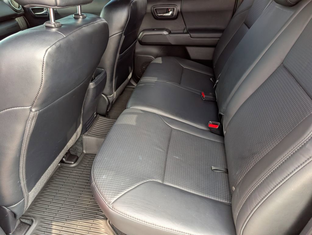 Used 2019 Toyota Tacoma TRD Off-Road image 14