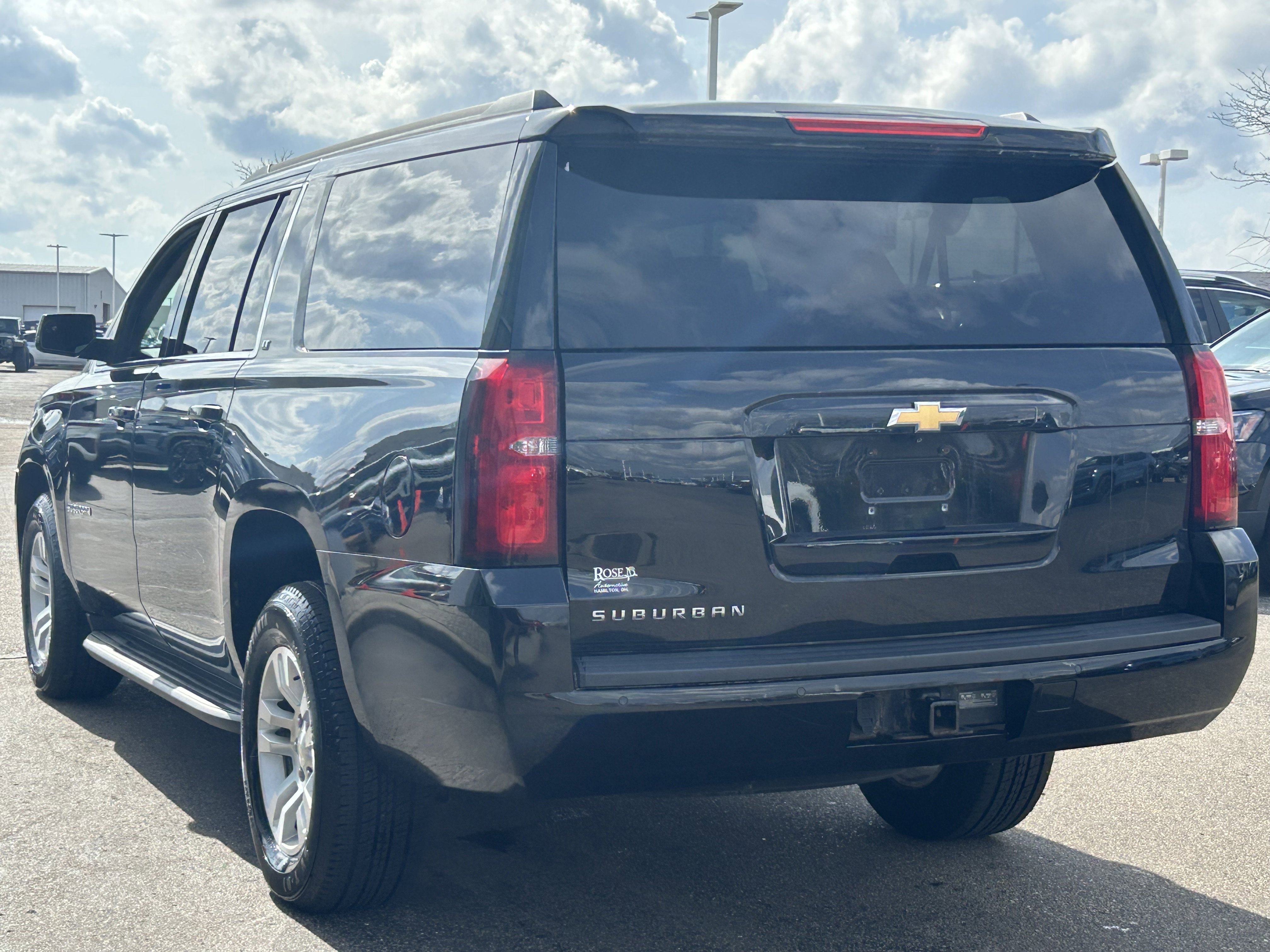 Used 2017 Chevrolet Suburban LT image 5