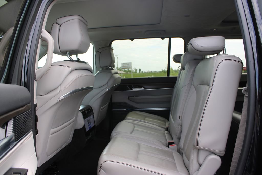 Used 2023 Jeep Grand Wagoneer Series II w/ Flexible Seating Group image 24