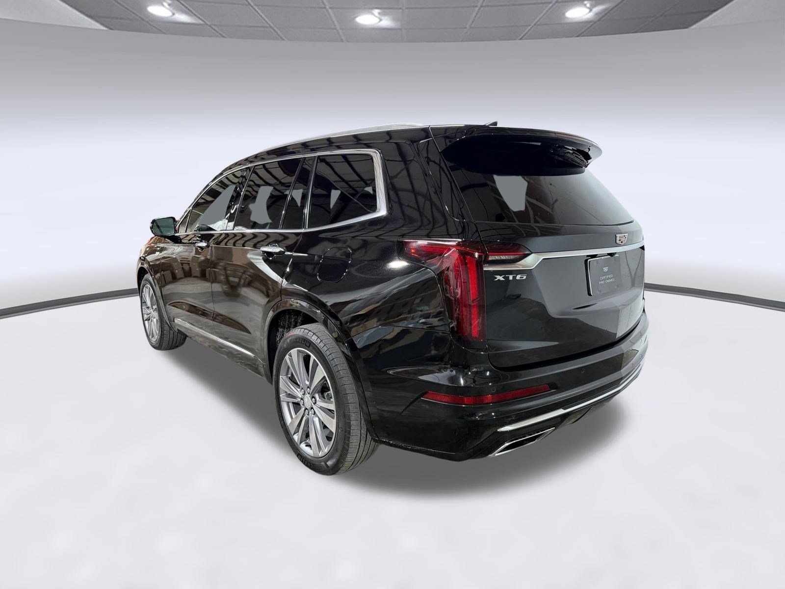 Used 2024 Cadillac XT6 Premium Luxury FWD image 3