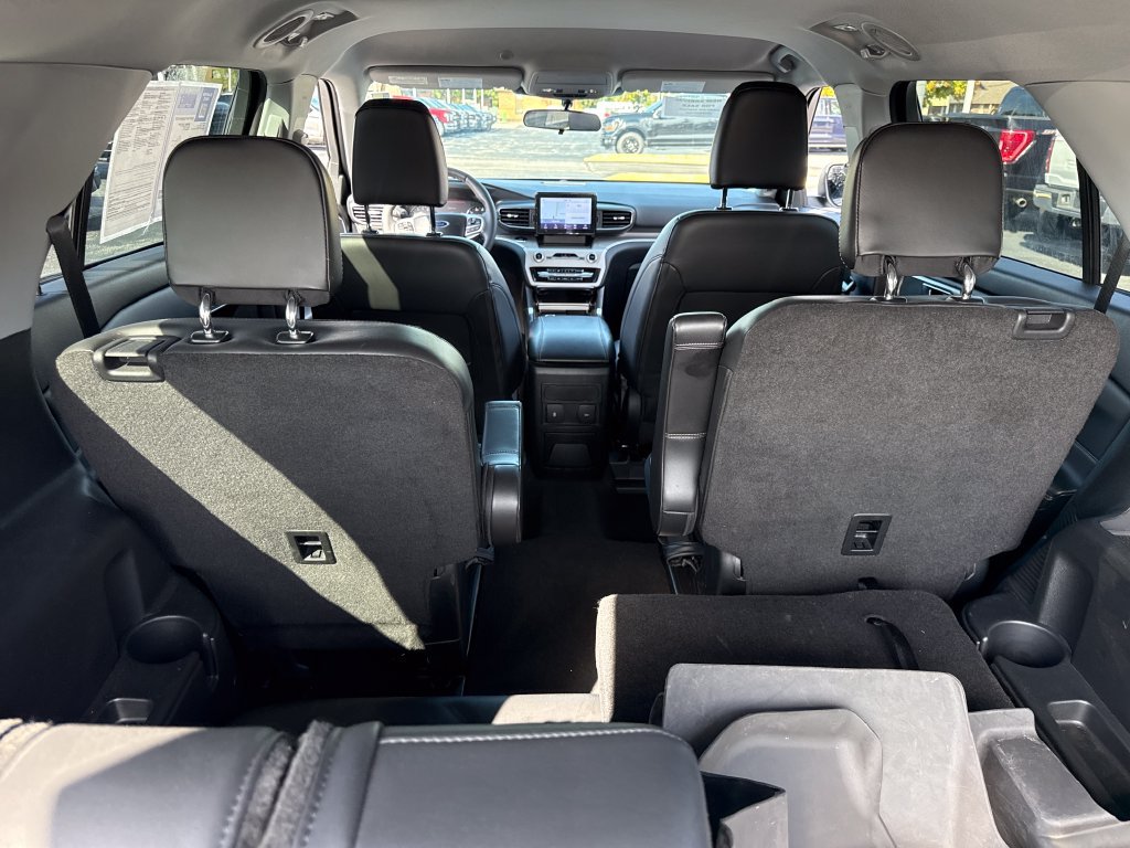 Used 2024 Ford Explorer XLT w/ Equipment Group 202A AWD/4WD image 14