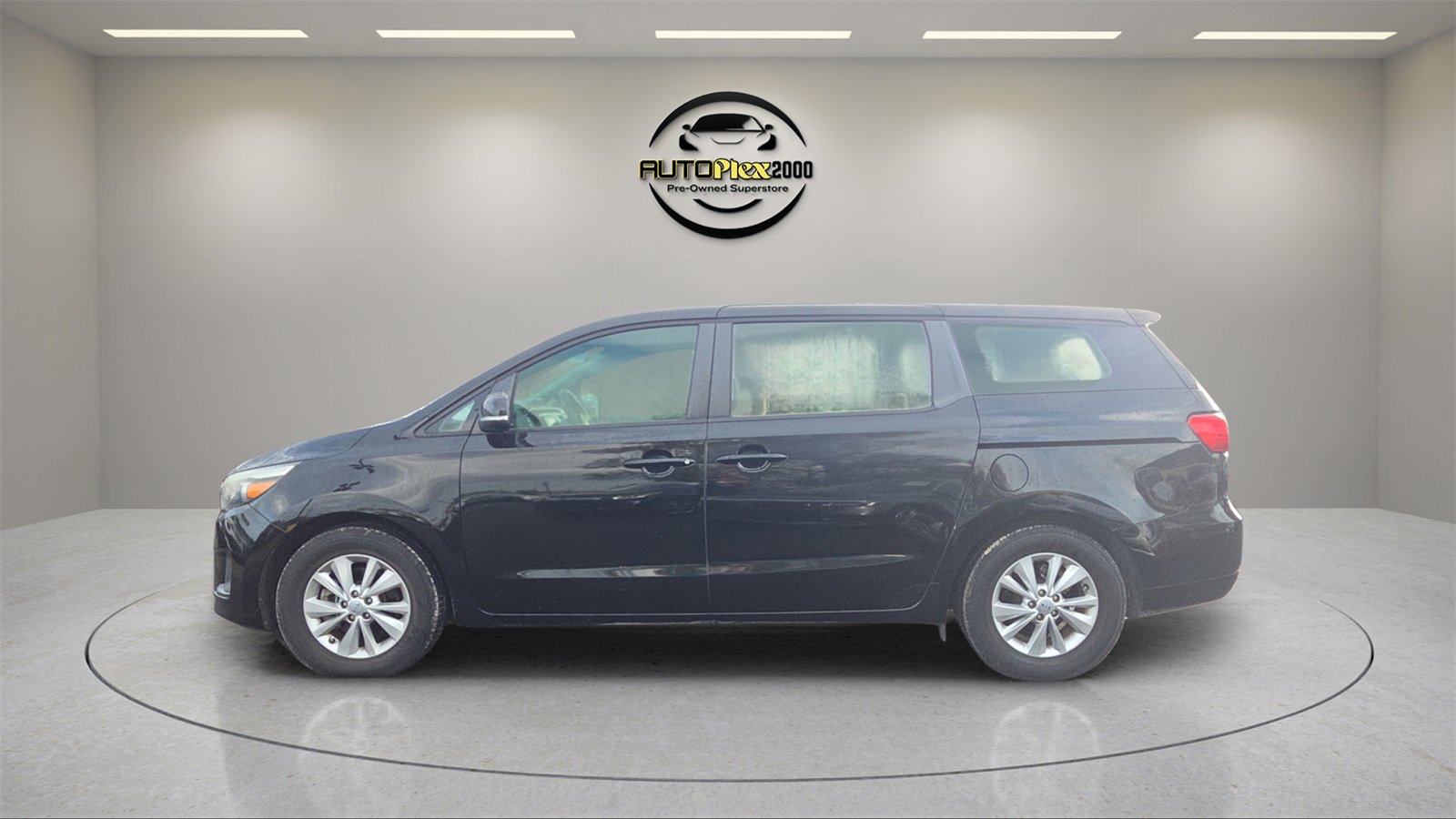Used 2018 Kia Sedona L image 4