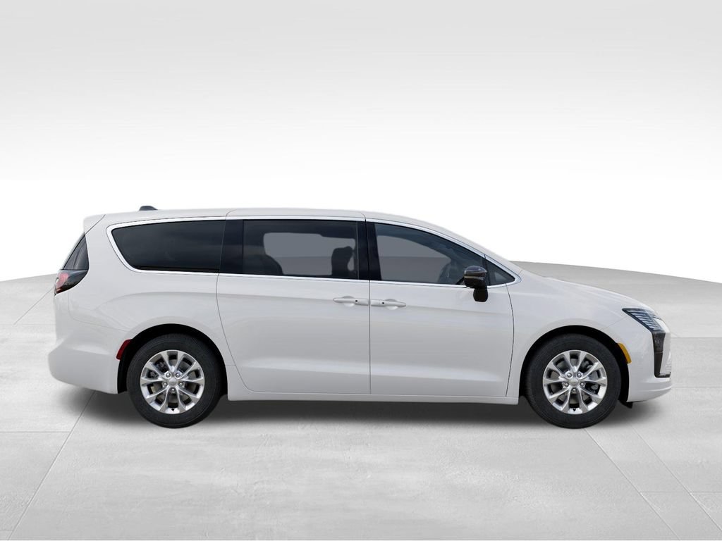 New 2027 Chrysler Pacifica Select AWD/4WD image 21