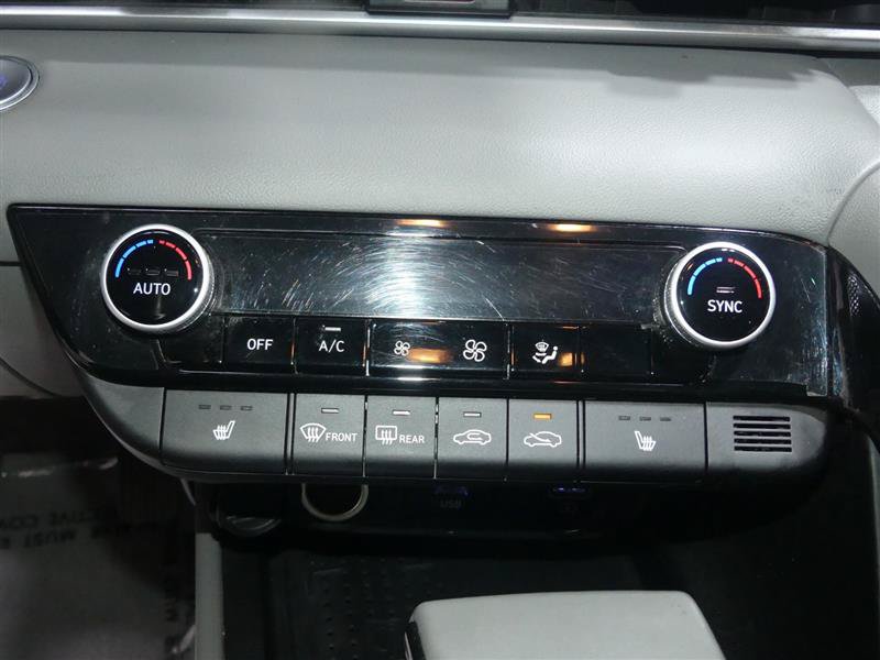 Used 2022 Hyundai Elantra SEL w/ Convenience + Premium Package FWD image 38