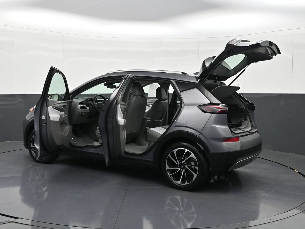 Certified 2023 Chevrolet Bolt EUV Premier w/ Sun & Sound Package FWD image 41