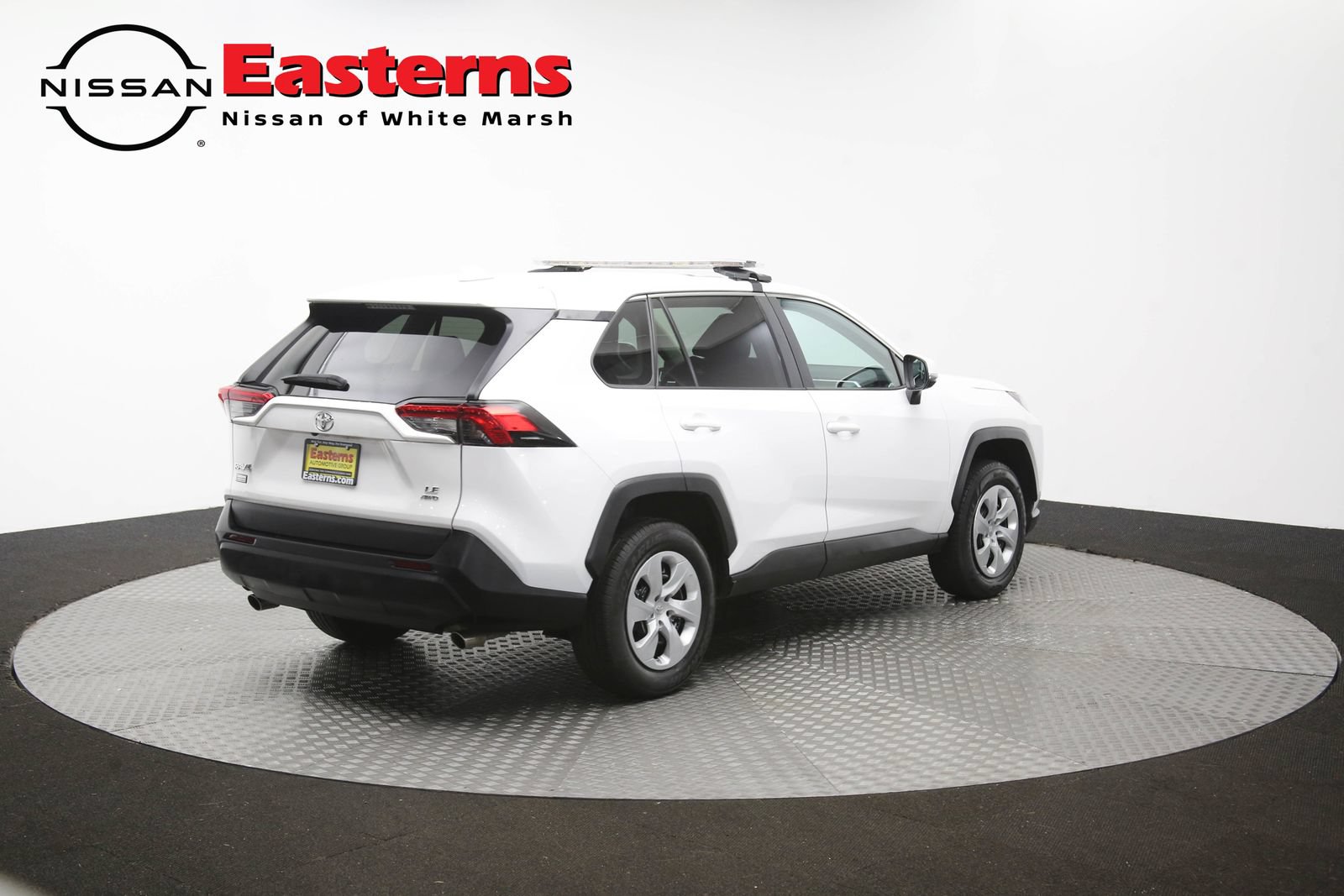 Used 2023 Toyota RAV4 LE AWD/4WD image 40