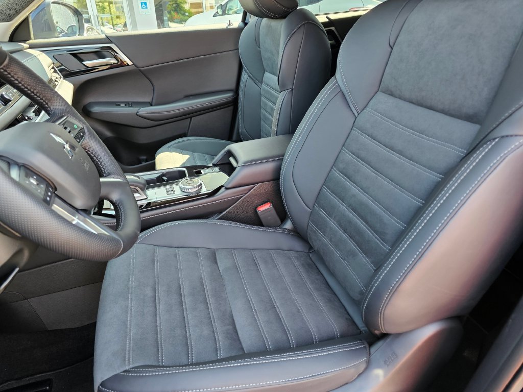 New 2026 Mitsubishi Outlander SE AWD/4WD image 17