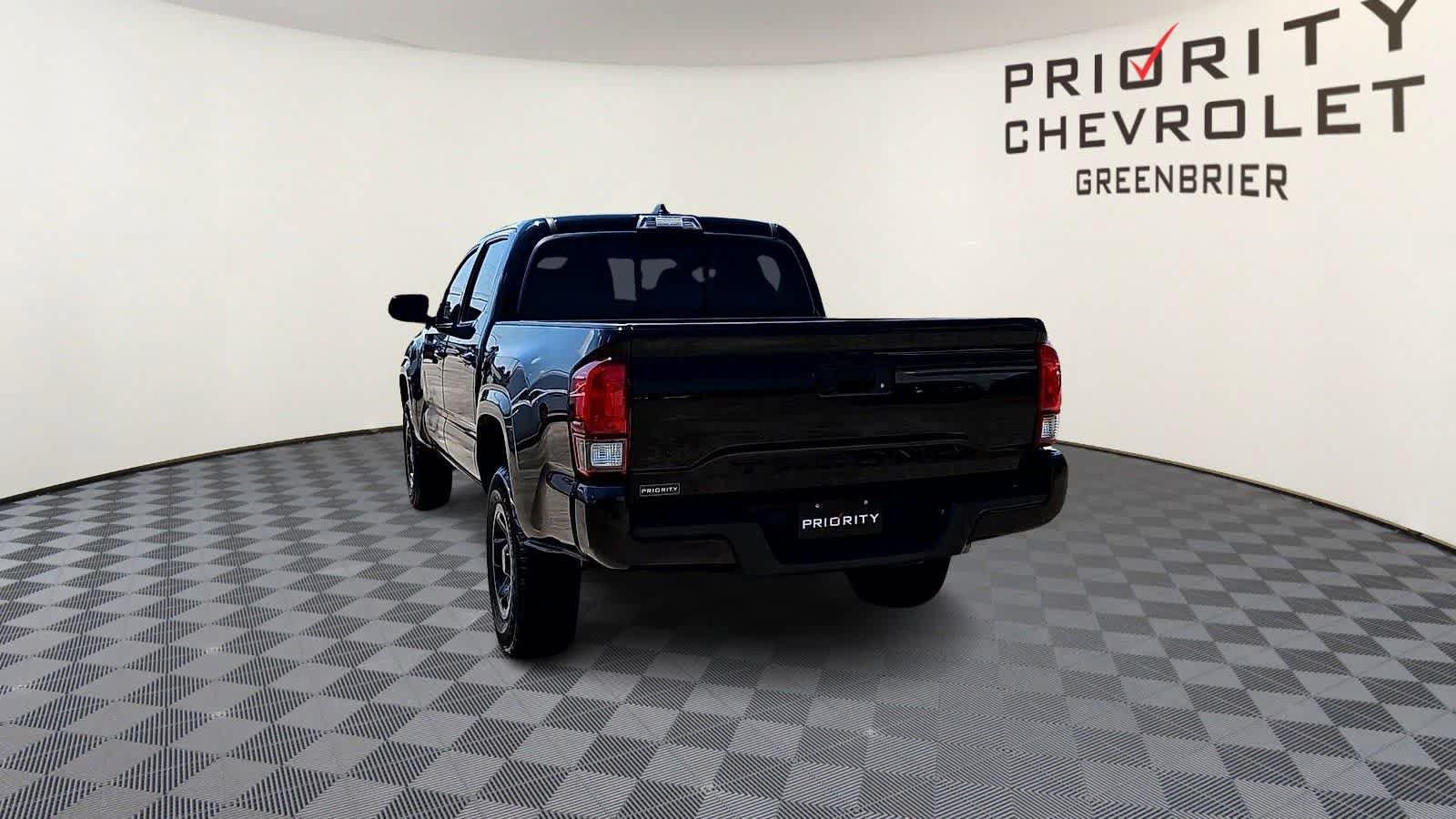 Used 2023 Toyota Tacoma SR w/ SR Convenience Package RWD image 7