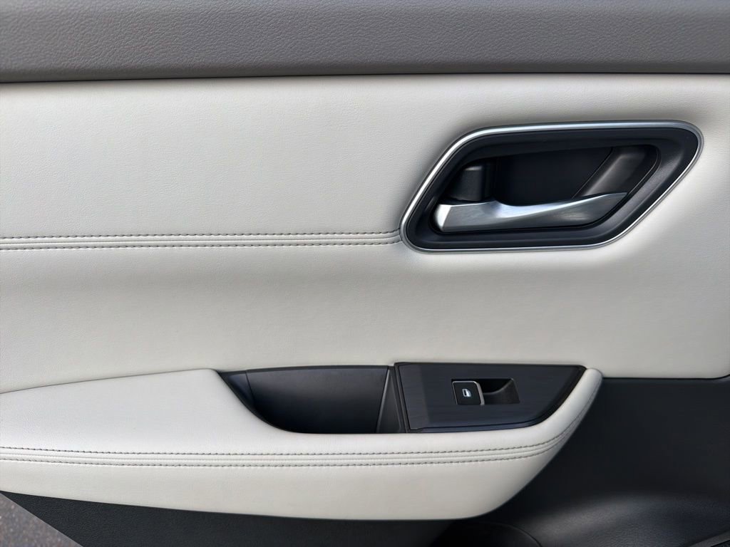 Used 2021 Nissan Rogue SL image 23