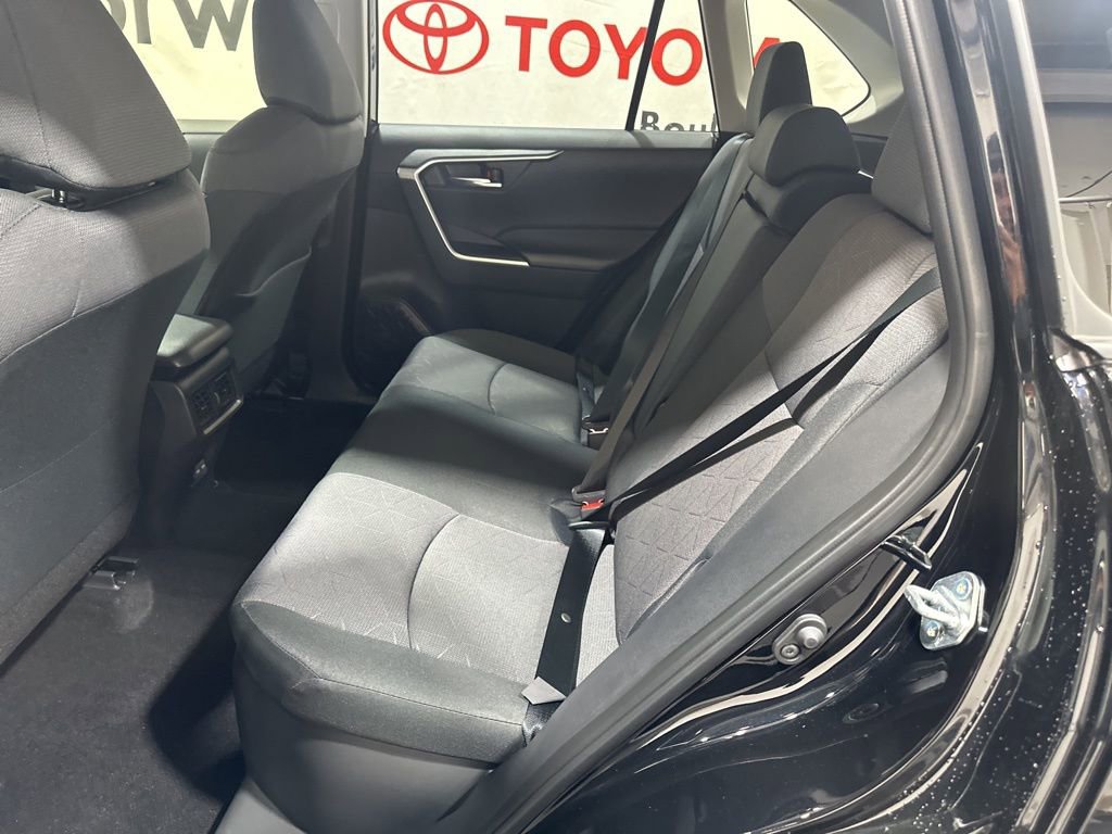 Used 2025 Toyota RAV4 XLE image 18