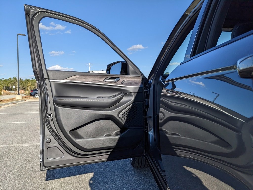 New 2025 Jeep Grand Cherokee Limited image 56