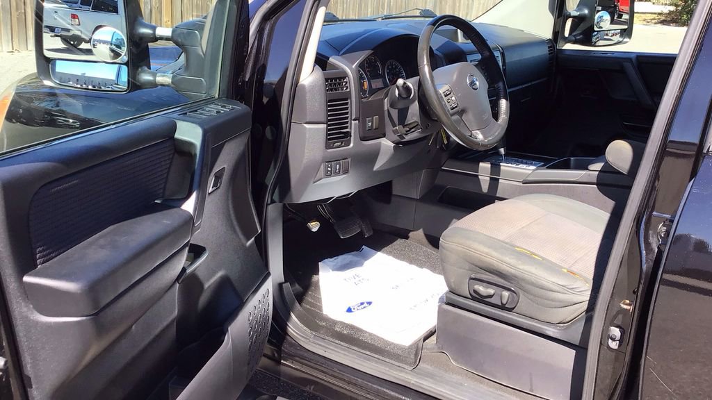 Used 2011 Nissan Titan SV w/ SV Premium Utility Pkg image 15