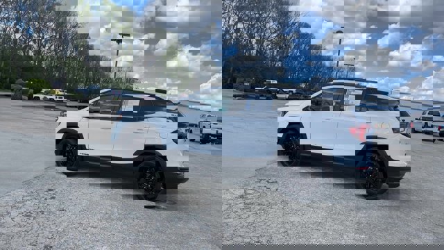 Used 2022 GMC Terrain SLE w/ Driver Convenience Package image 6