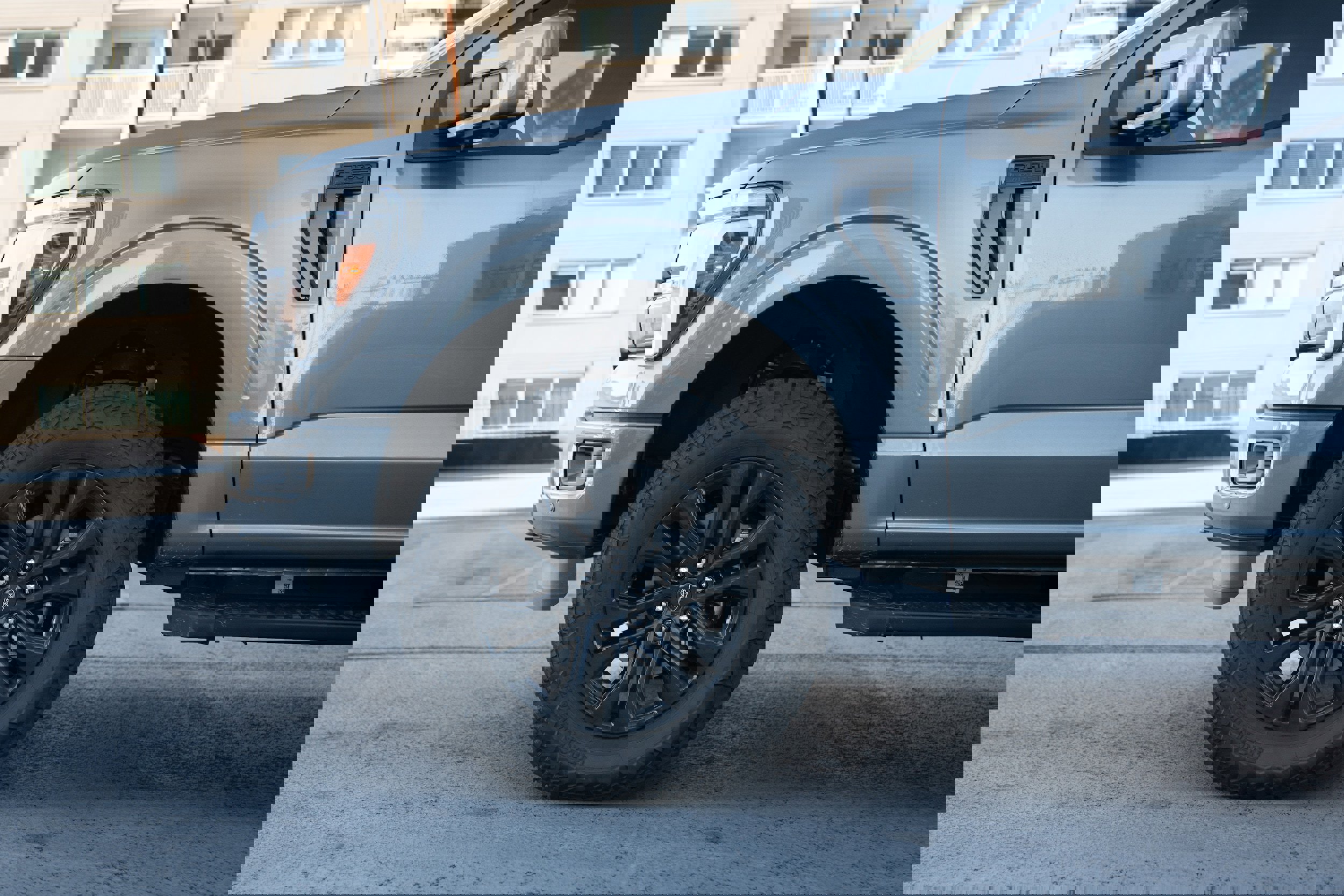 Used 2025 Ford F150 Lariat w/ Equipment Group 502A High image 7