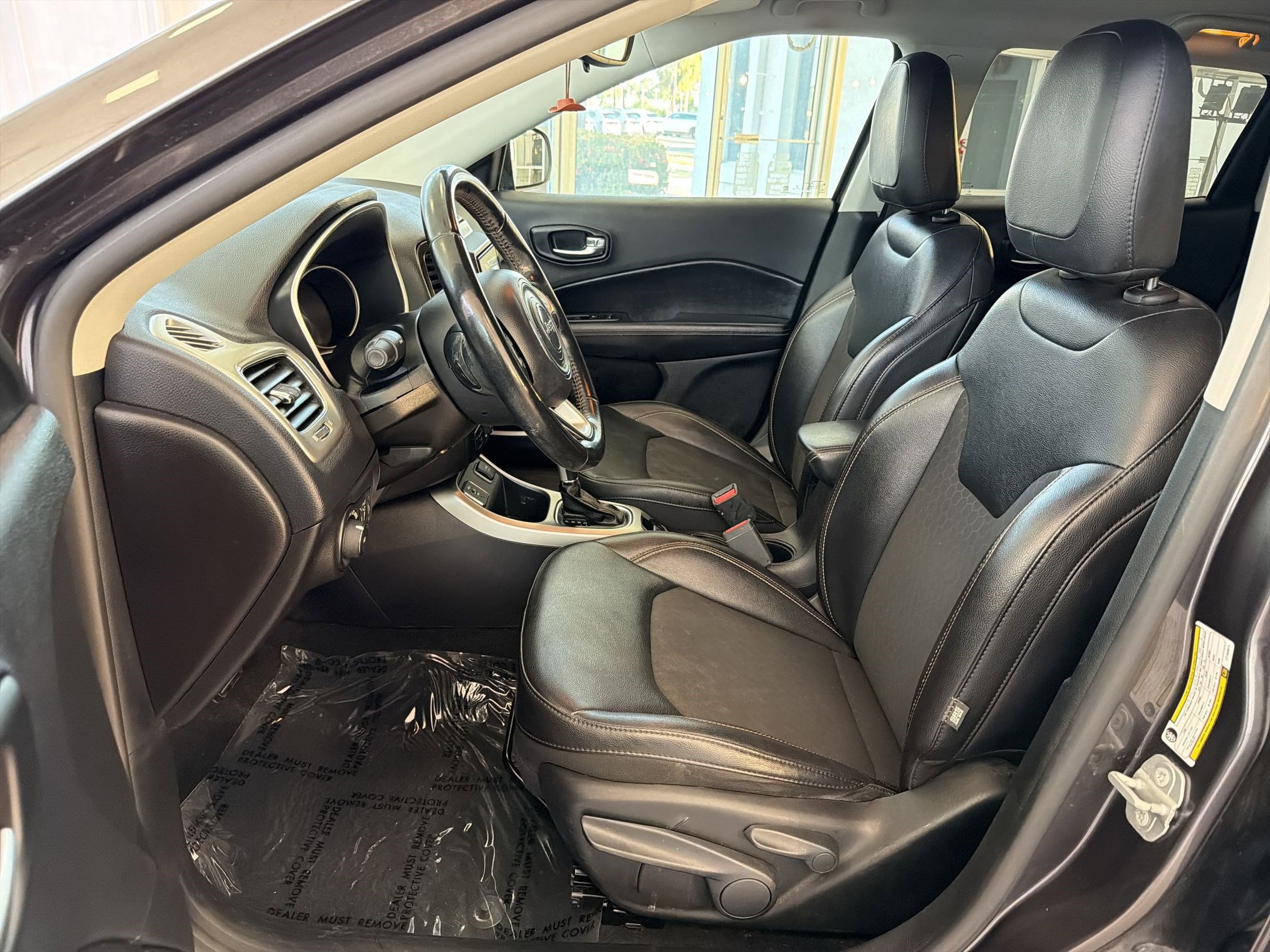 Used 2020 Jeep Compass Latitude FWD image 5