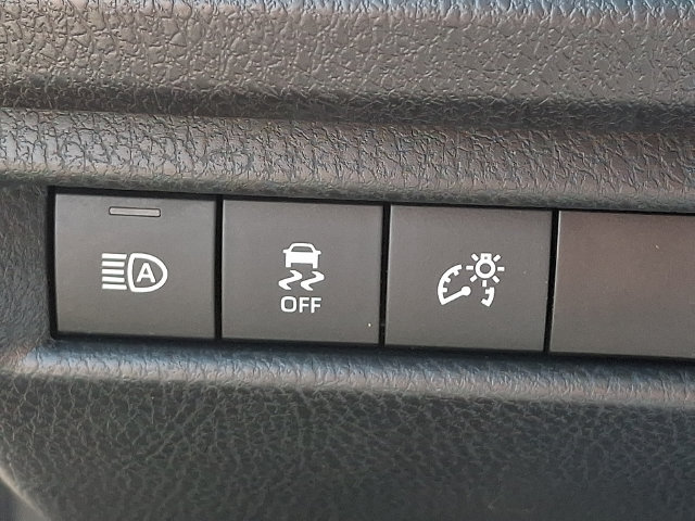 Used 2025 Toyota Camry LE FWD image 23