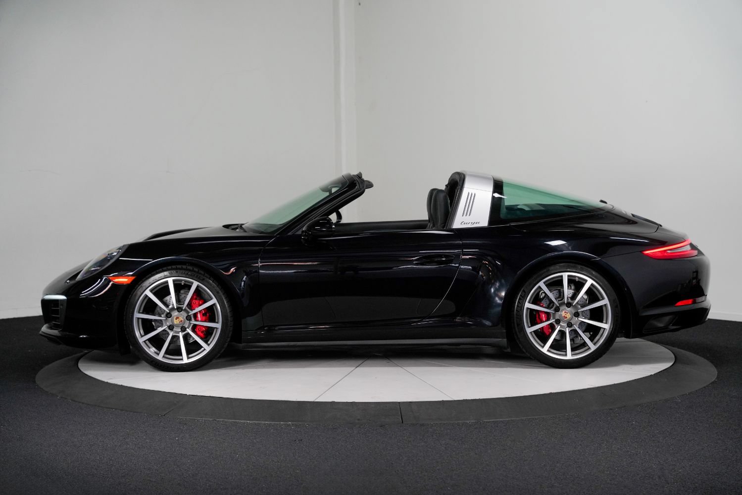 Used 2017 Porsche 911 Targa 4S AWD/4WD image 8