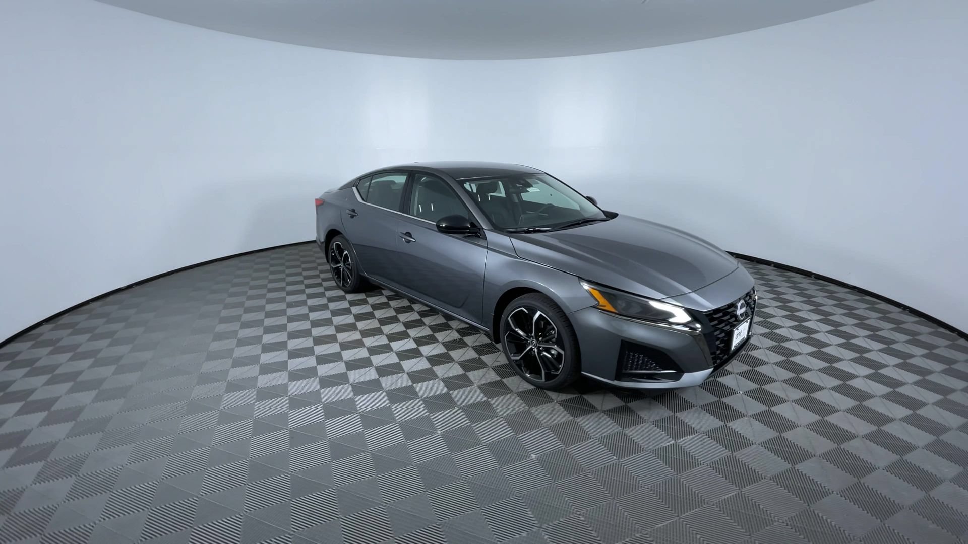 Certified 2025 Nissan Altima 2.5 SR AWD/4WD image 2