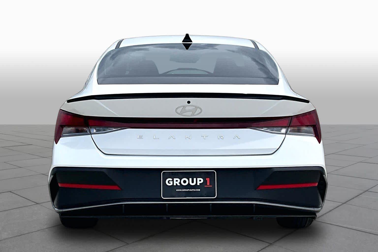 Used 2026 Hyundai Elantra Sport FWD image 5