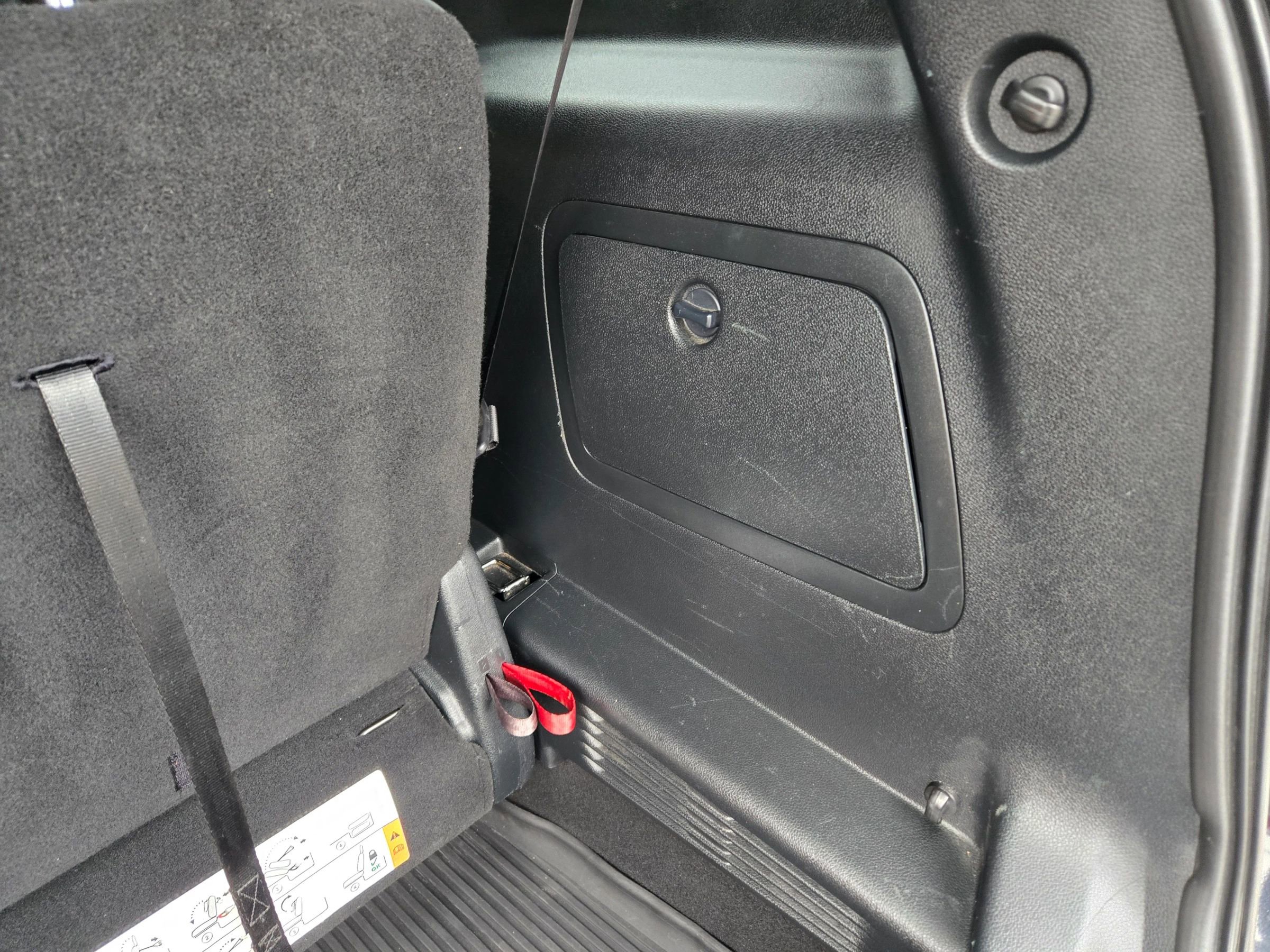 Used 2019 Ford Explorer XLT w/ Equipment Group 202A AWD/4WD image 63