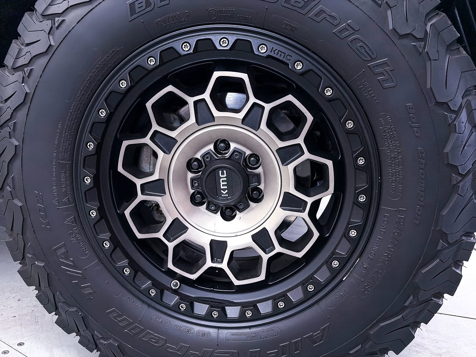 Used 2018 Nissan Frontier SV w/ Value Truck Package image 6