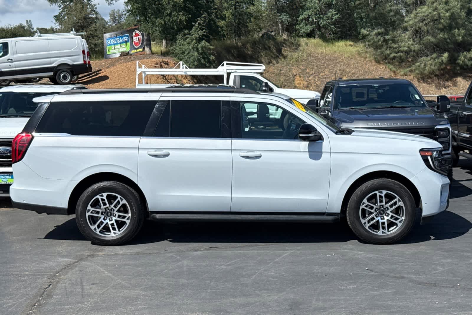 Certified 2025 Ford Expedition Max Active AWD/4WD image 3