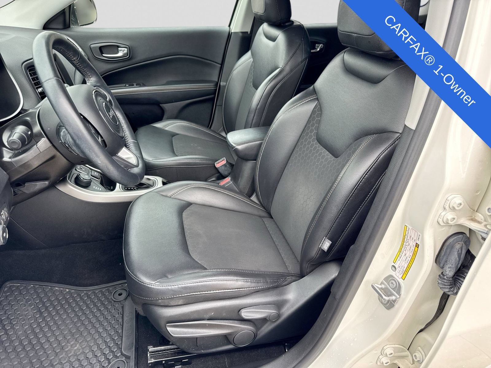 Used 2019 Jeep Compass Latitude w/ Cold Weather Group AWD/4WD image 19