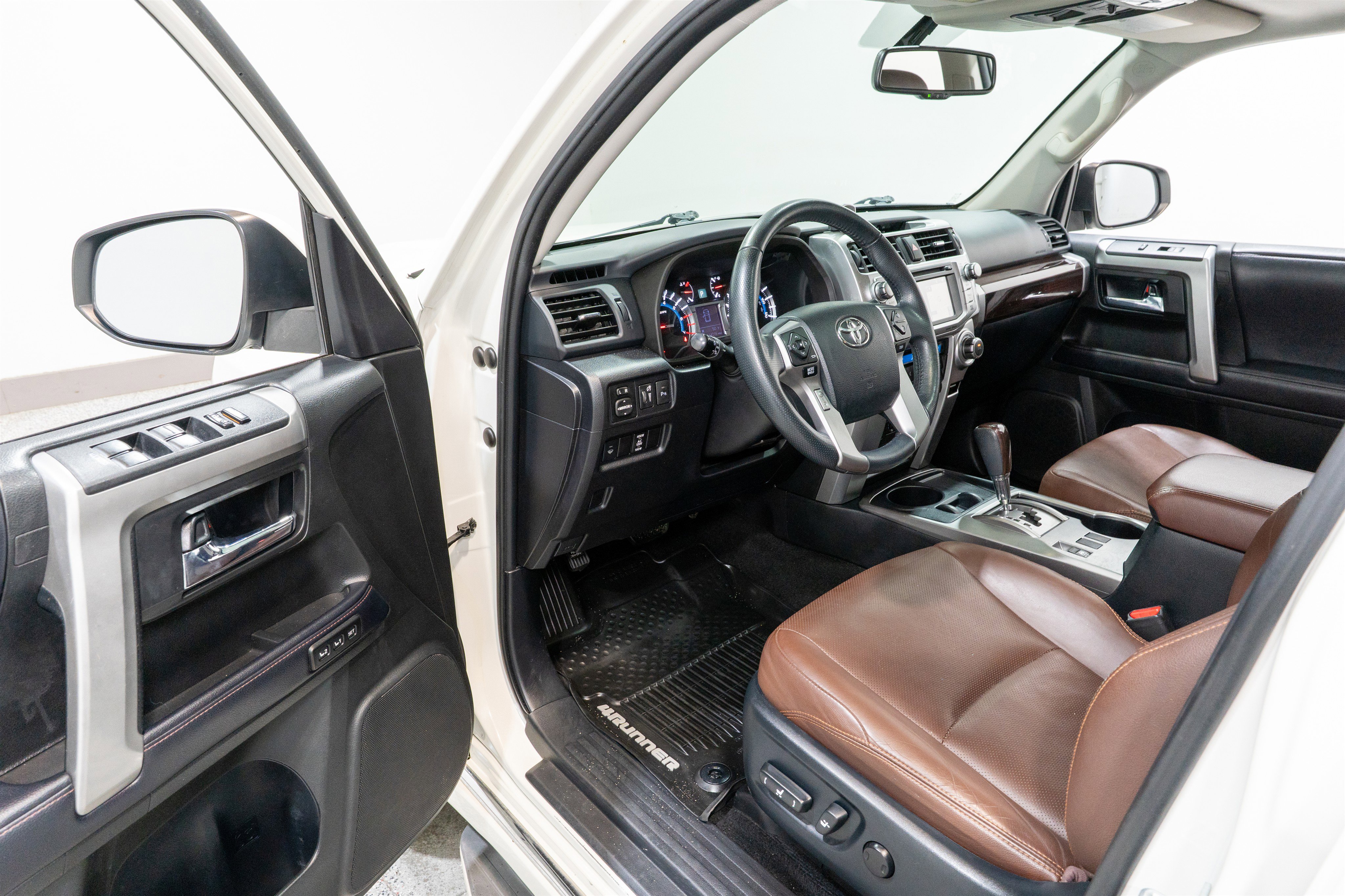 Used 2018 Toyota 4Runner Limited image 12