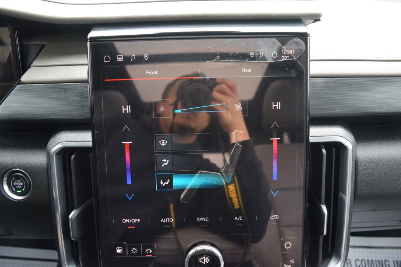 Used 2025 GMC Acadia Elevation w/ Elevation Premium Package image 38