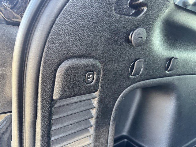 Used 2022 Jeep Grand Cherokee Limited w/ Trailer Tow Group IV image 33