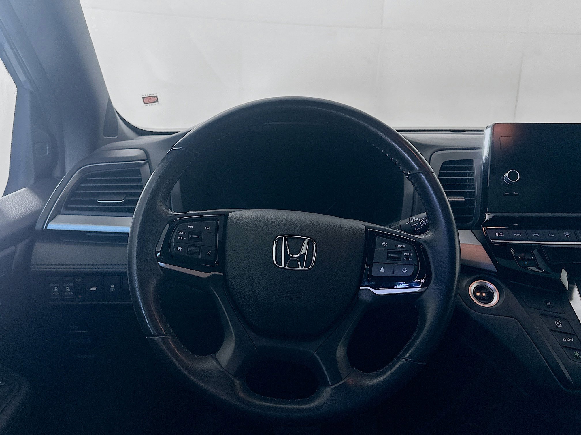 Used 2025 Honda Odyssey Sport-L image 17