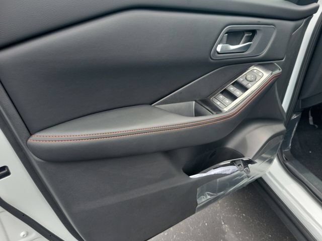 New 2026 Nissan Rogue SV AWD/4WD image 9