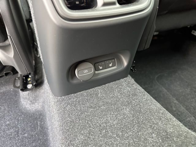 Certified 2023 Volvo C40 P8 Recharge Ultimate w/ Protection Package Premier image 14