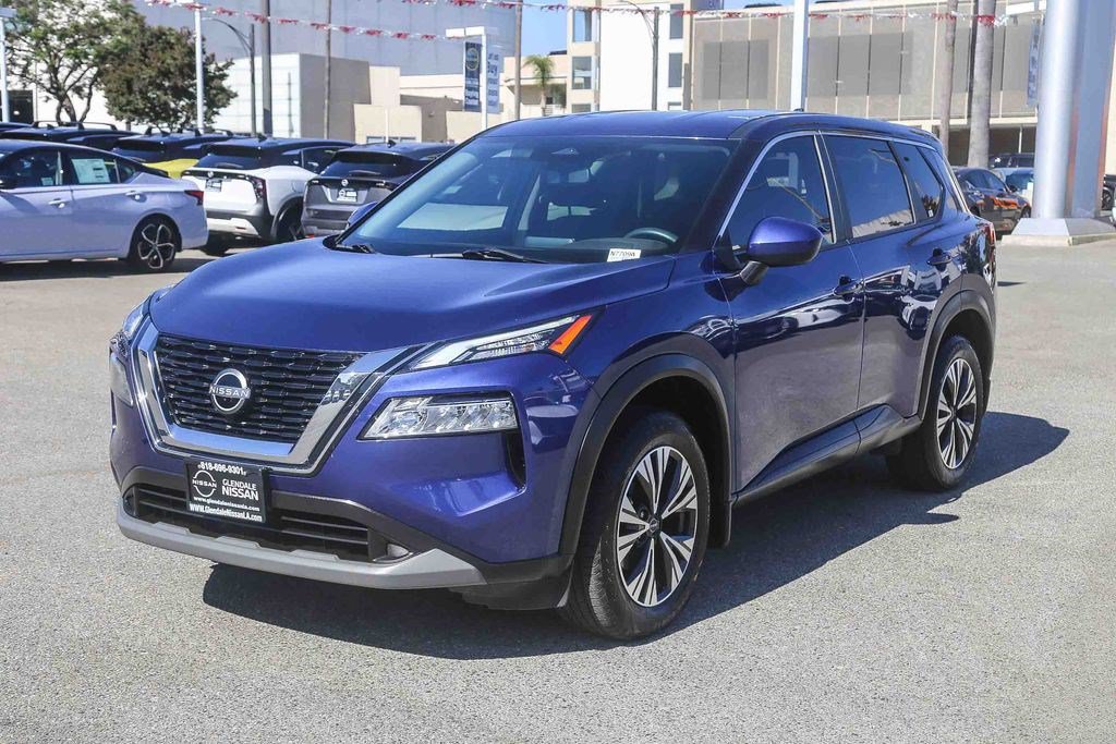 Used 2023 Nissan Rogue SV FWD image 3