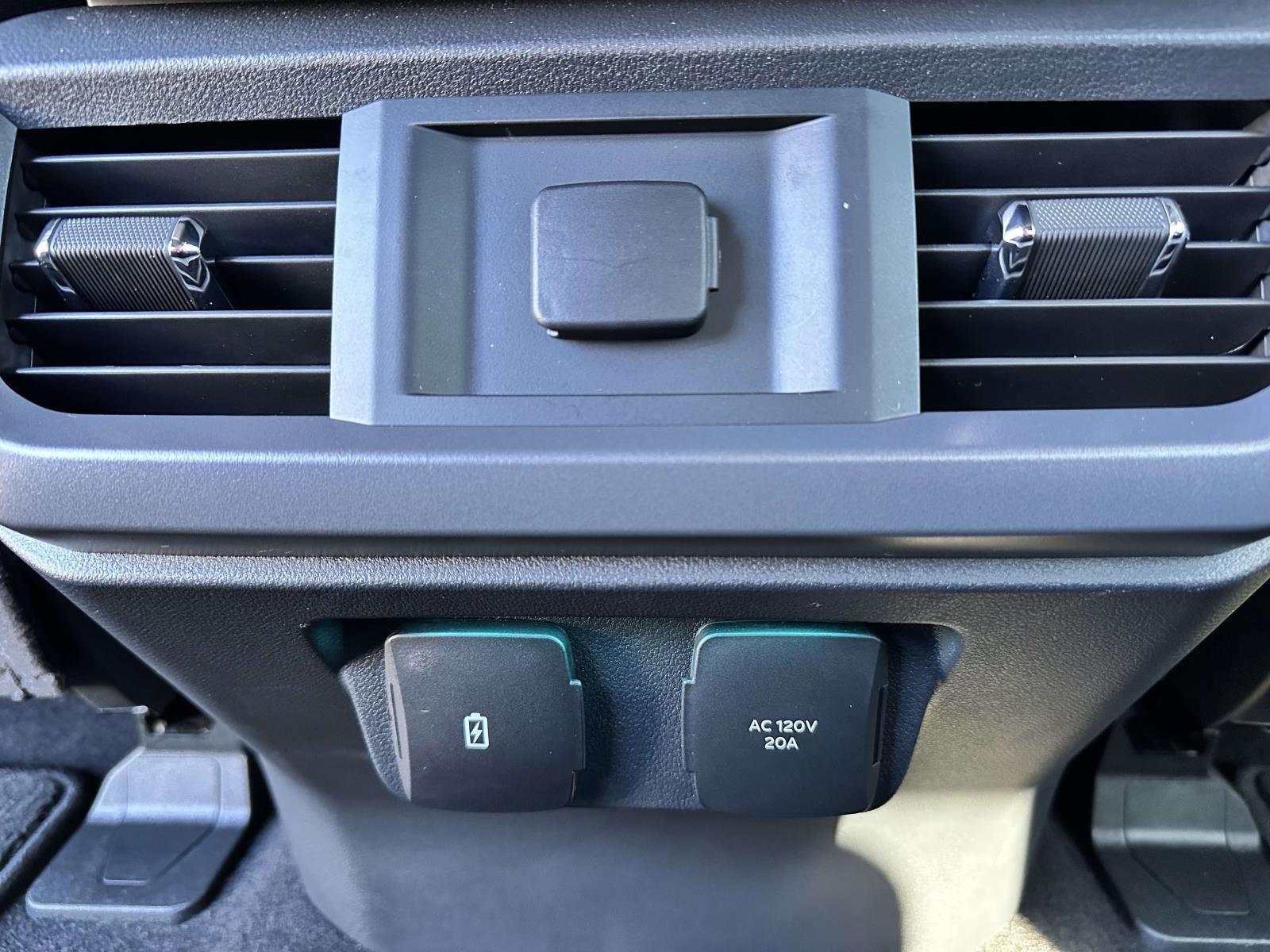 Used 2025 Ford F150 XLT w/ Equipment Group 302A MID image 14