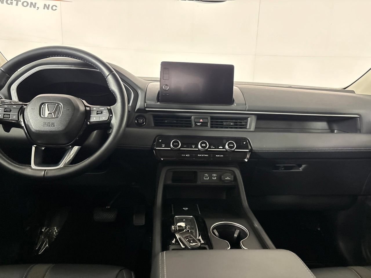 Used 2025 Honda Pilot Touring image 26