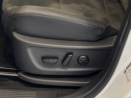 Certified 2024 Nissan Ariya FWD image 17