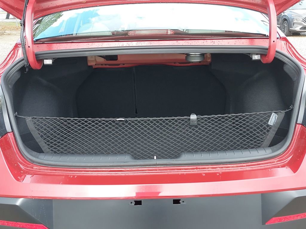 Certified 2025 Hyundai Elantra Limited FWD image 13