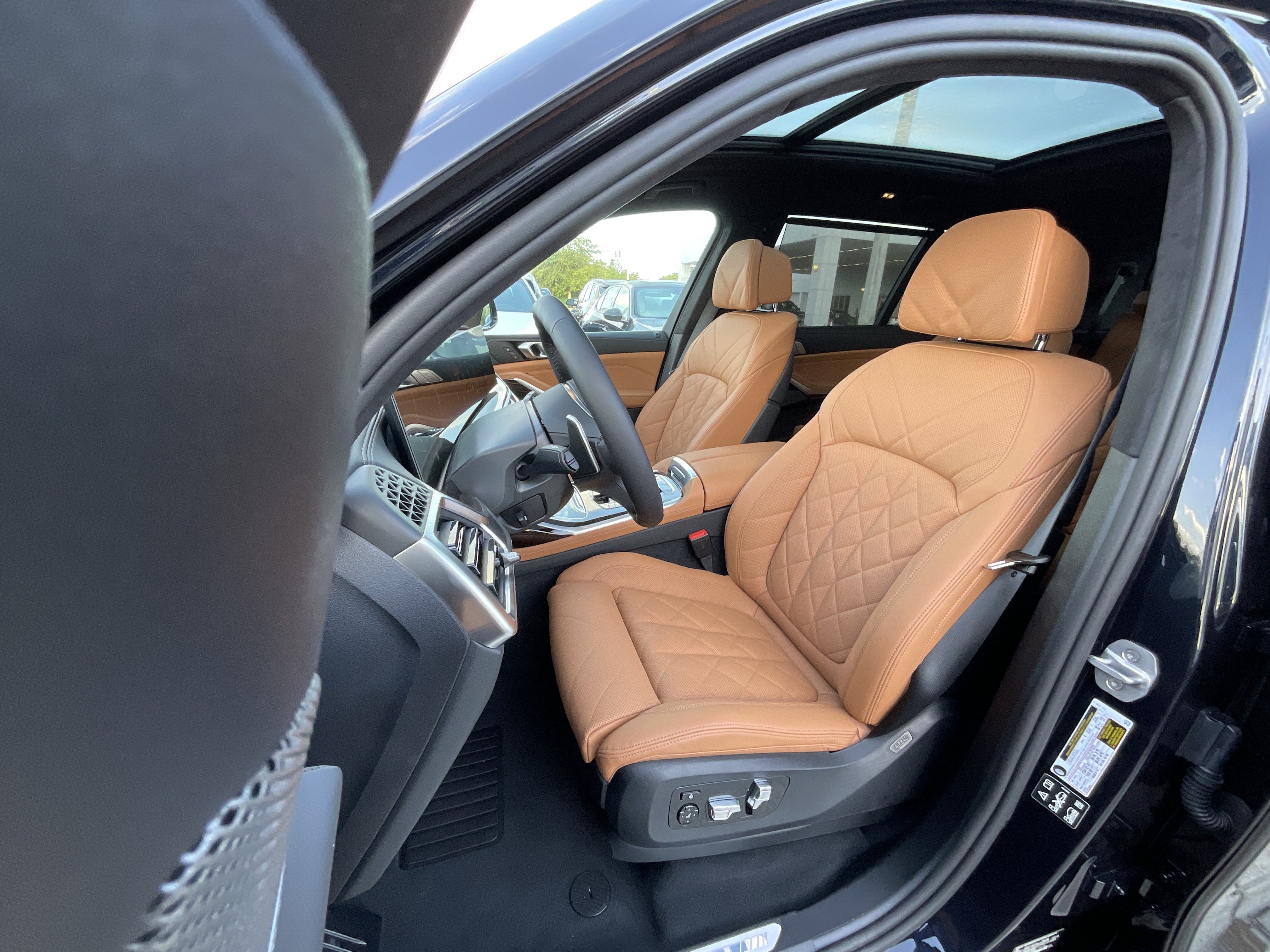 New 2027 BMW X7 xDrive40i w/ M Sport Package AWD/4WD image 11