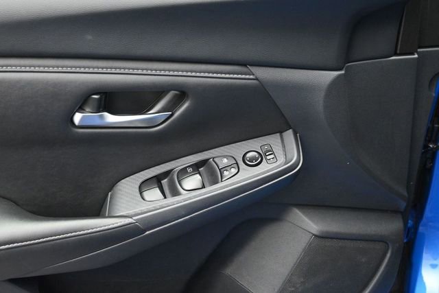Used 2025 Nissan Sentra SV FWD image 11