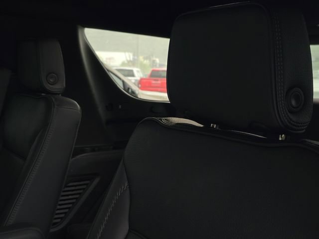 Used 2025 GMC Yukon Denali RWD image 31